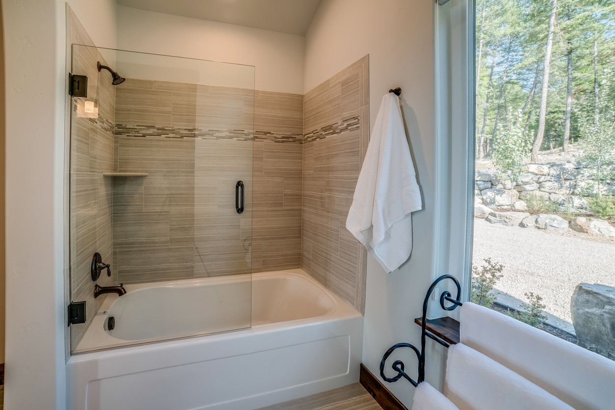 Shower & Tub Installation in Hercules